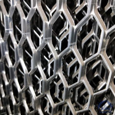 Алюминиевая декоративная просечно-вытяжная сетка 6х30х6,25 мм купить  в Южно-Сахалинске